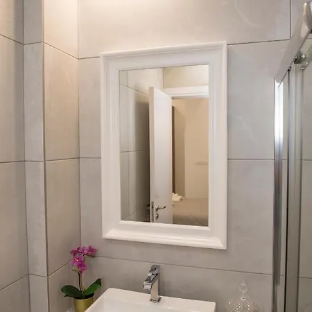 Apartment Skin Suites-luxury Living *